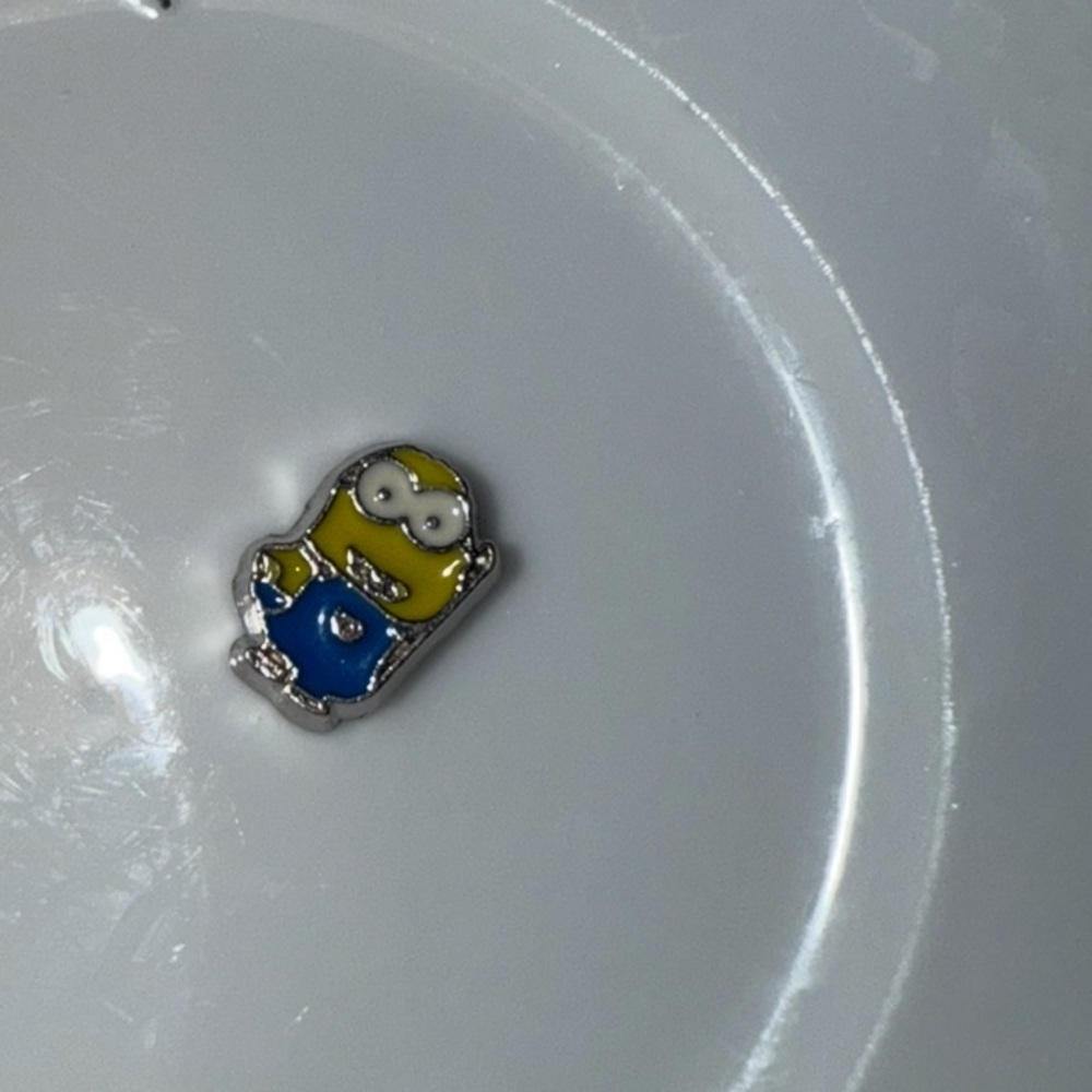 $1 MOVIE FLOATING CHARM~NEW~$1 WITH ANY $10 ORDER OR MORE - Picture 4 of 14